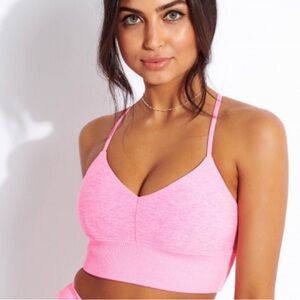 ALO Yoga Alosoft Lavish Bra - Macaron
Pink Heather